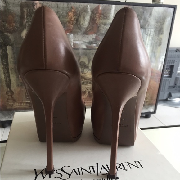 COPY - Beautiful Authentic YSL pumps - Picture 3 of 4